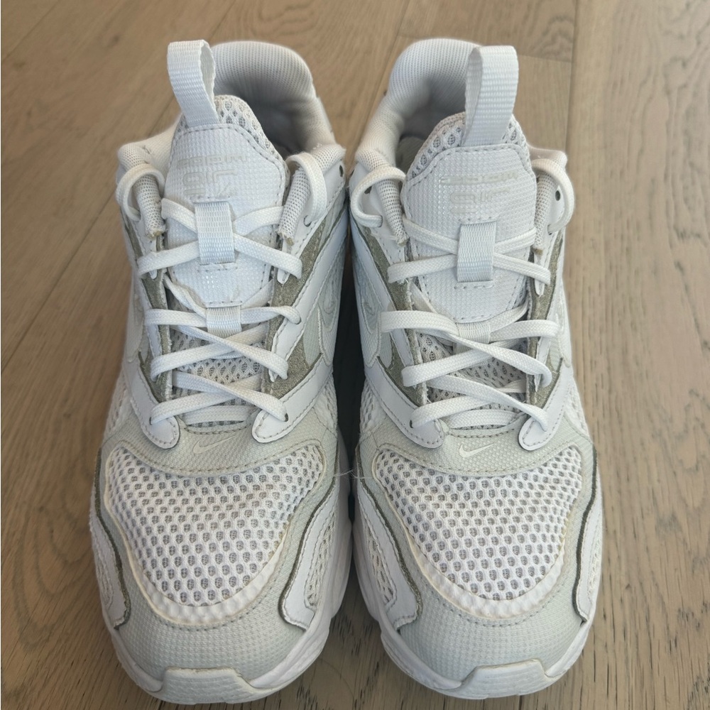 Nike ZoomAir Sneakers, white in 7.5